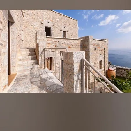 Ferienwohnung Rigas Stone Tower East Mani 1 Mína Exterior foto