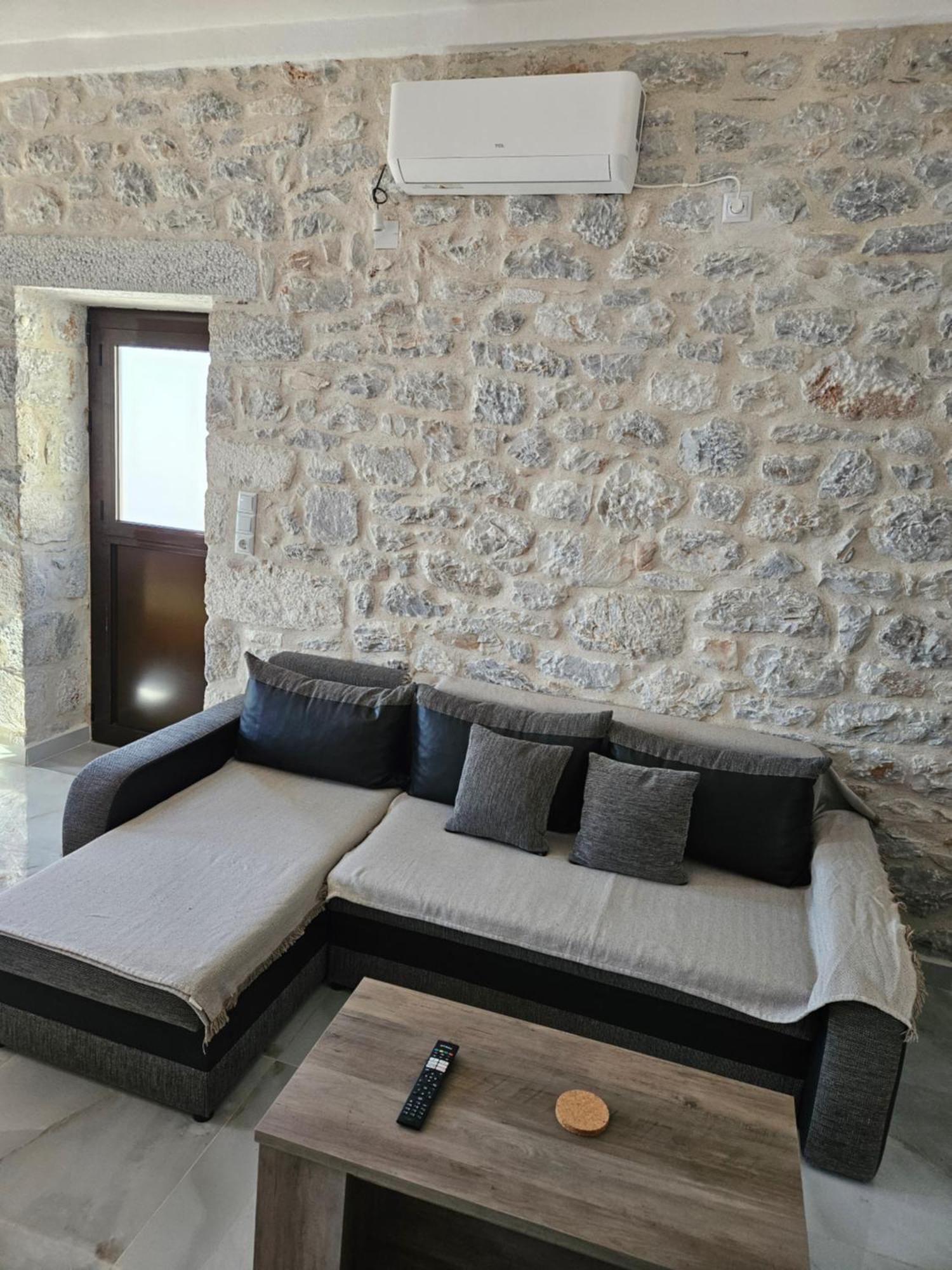 Rigas Stone Tower East Mani 1 Apartment *